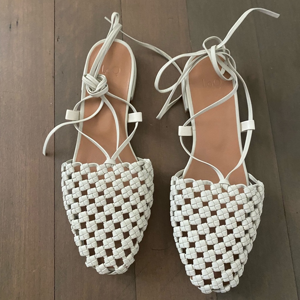 Brand new! LOQ flat with ankle straps. Size 37